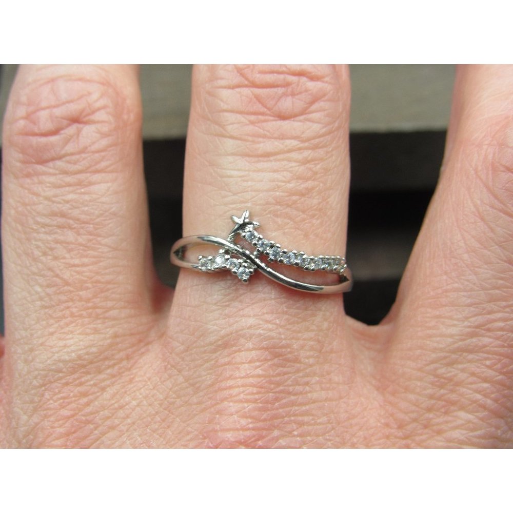 Size 9 Sterling Silver Shooting Star Cubic Zirconia Band Ring